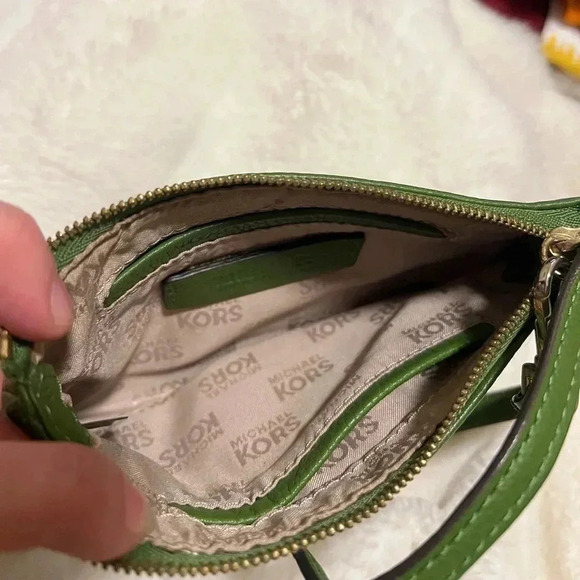 Michael Kors wristlet - Picture 3 of 3